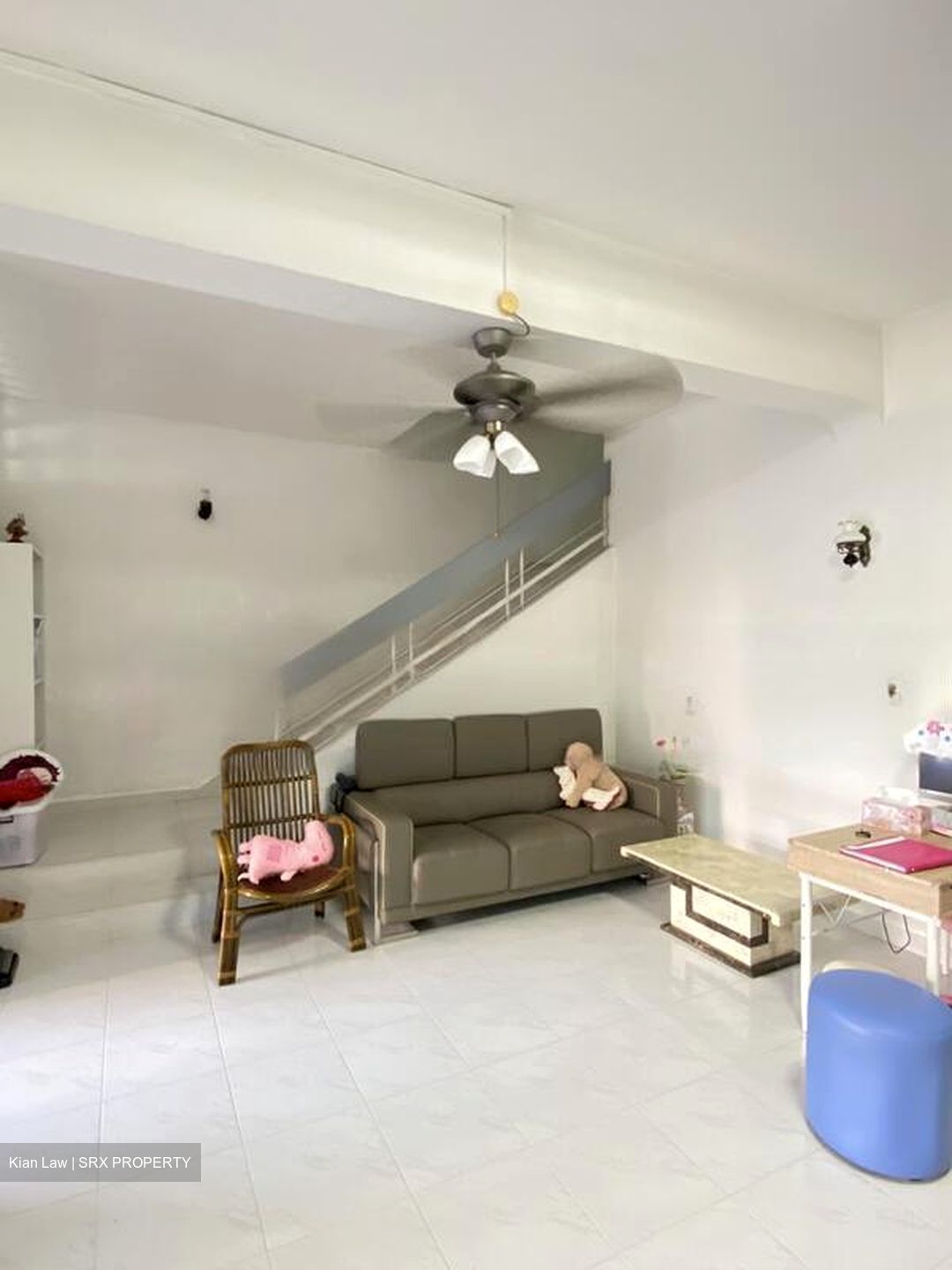 Mayflower Gardens (D20), Terrace #453314771